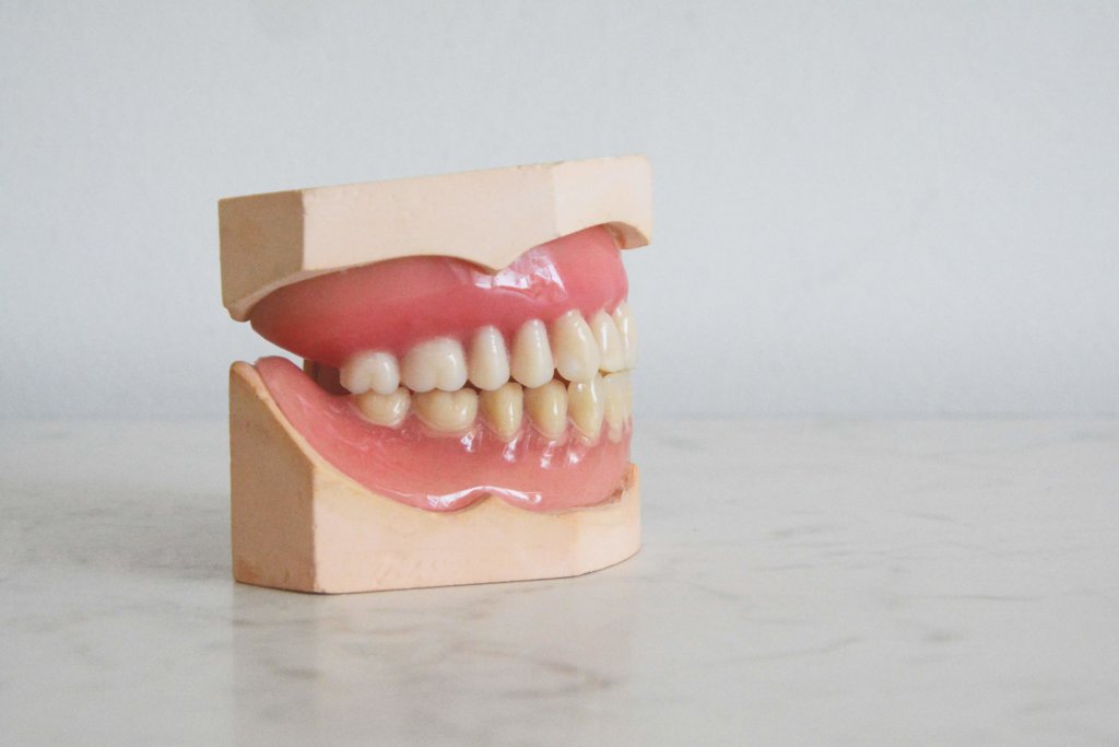 牙齦萎縮初期